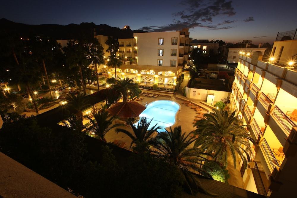 Hotel Pia Bella Cirénia Exterior foto