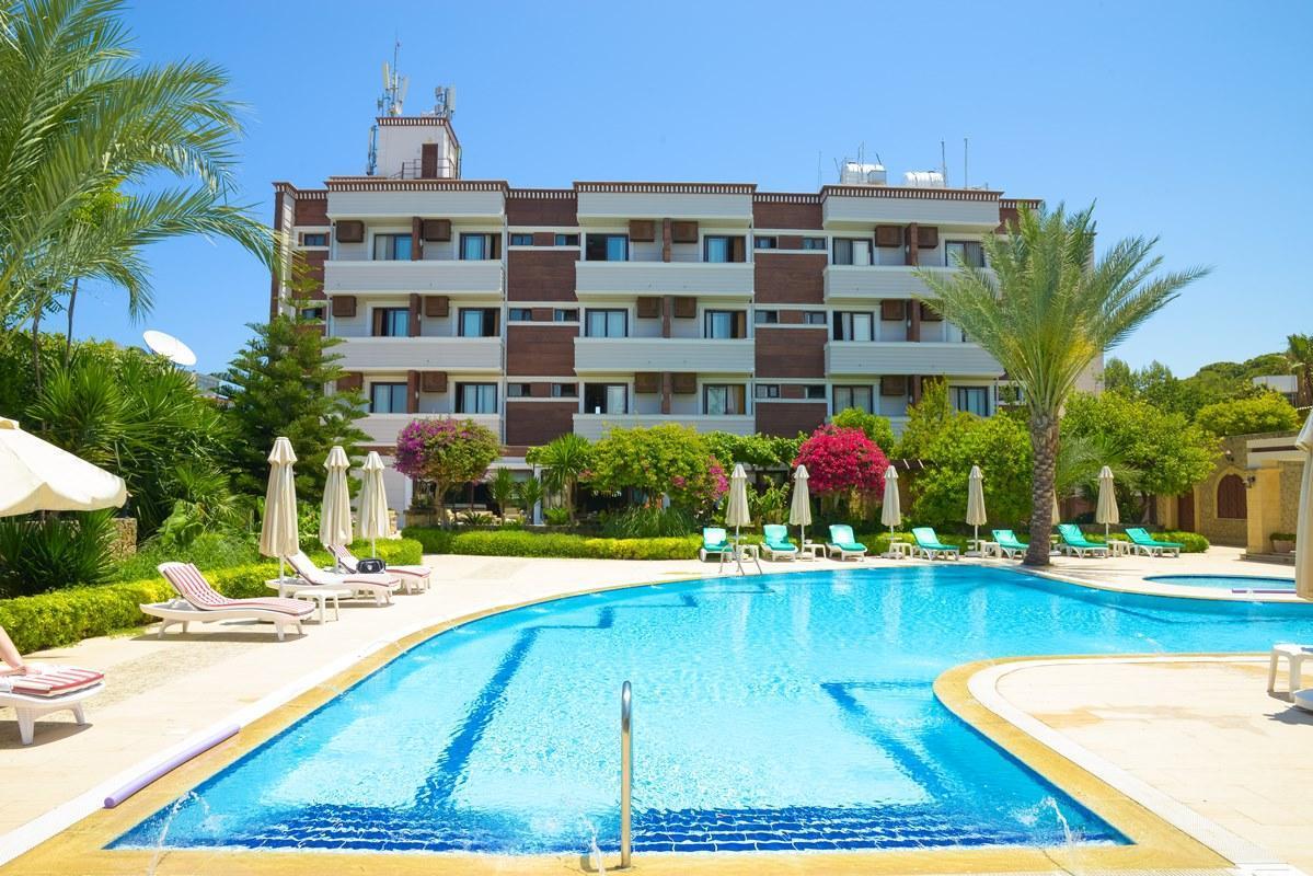 Hotel Pia Bella Cirénia Exterior foto